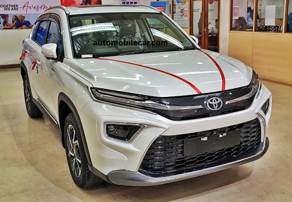 Toyota Hyryder 2026 मॉडल की फ्रंट व्यू SUV इमेज