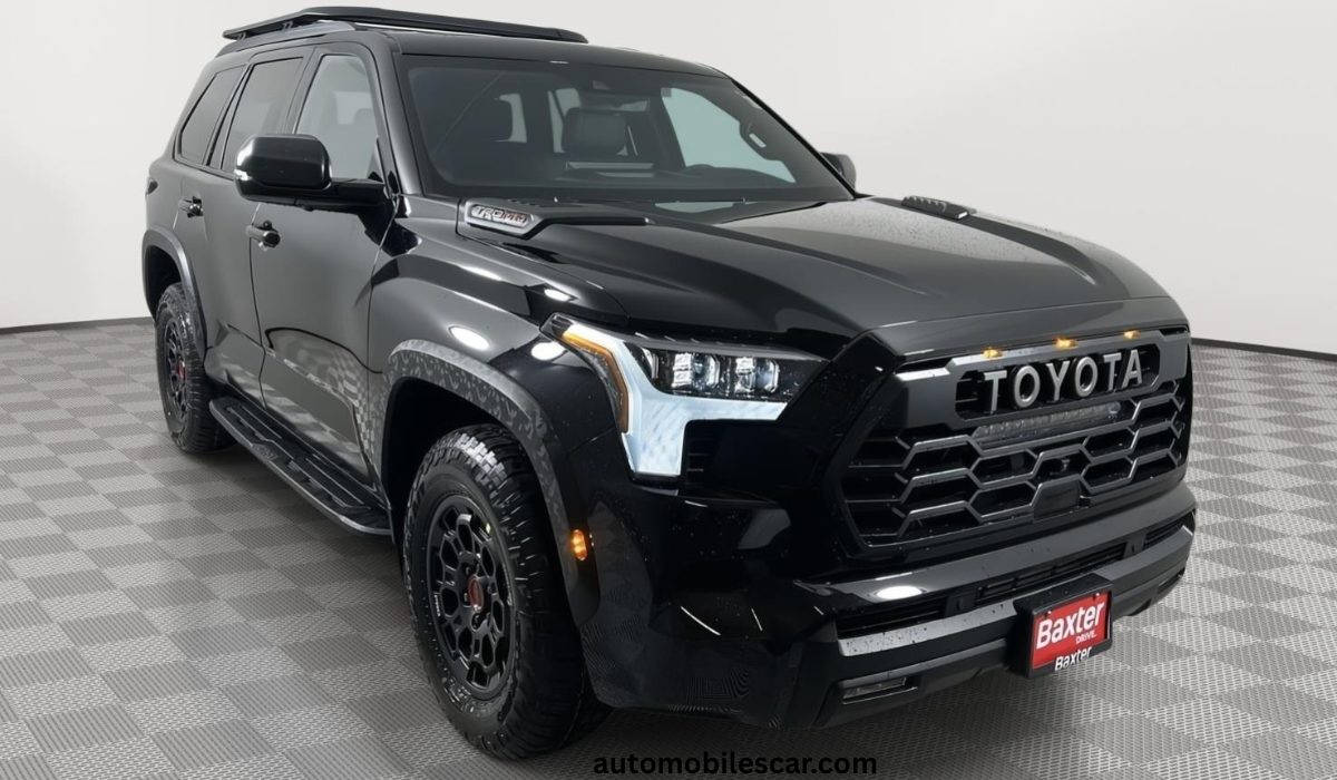 Toyota Sequoia Hybrid का फ्रंट व्यू और बोल्ड ग्रिल डिजाइन