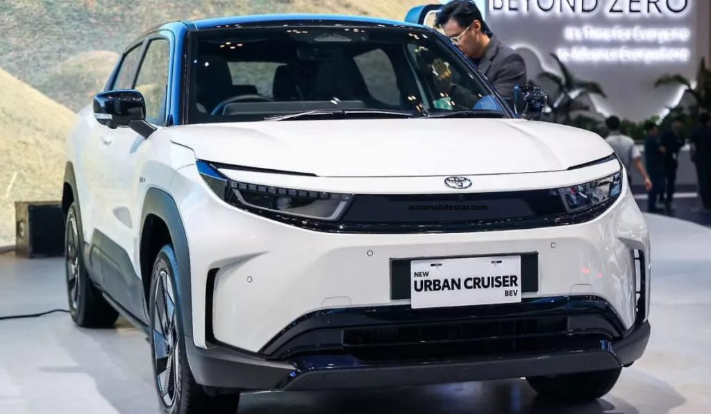 Toyota Urban Cruiser Ebella का साइड प्रोफाइल, एयरोडायनामिक बॉडी और स्टाइलिश अलॉय व्हील्स के साथ