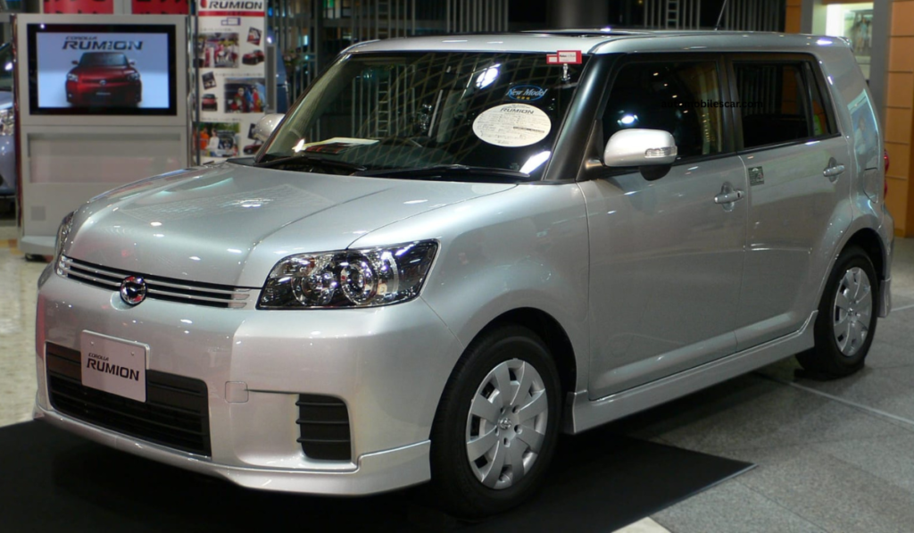 Toyota Corolla Rumion साइड प्रोफाइल – प्रीमियम 7-सीटर MPV डिजाइन