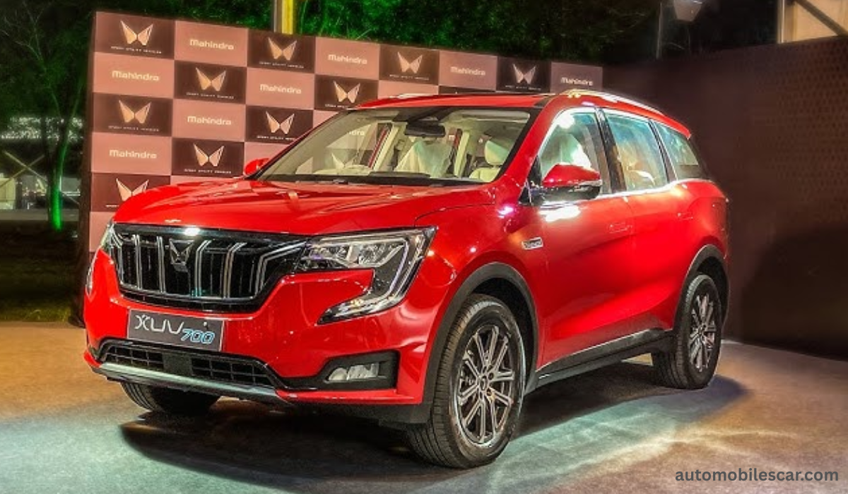 Mahindra XUV700 front view bold luxury SUV design India